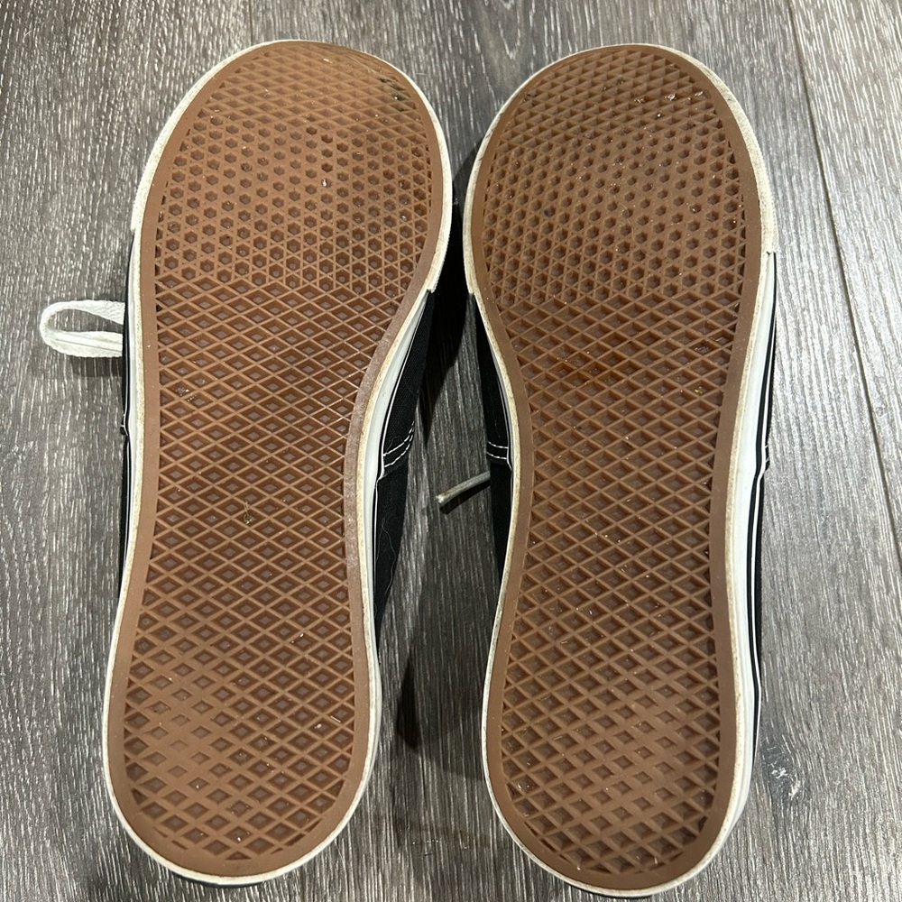 Vans - Picture 2 of 3